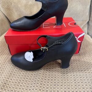 Capezio Black Women's Heels size 7.5